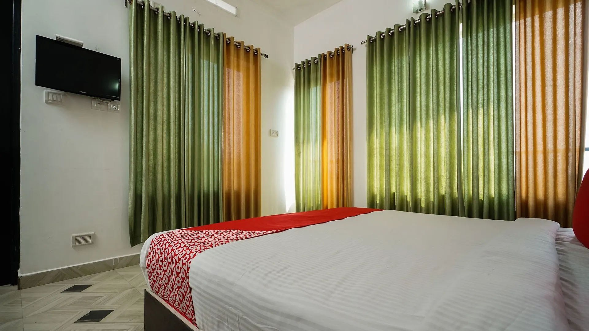 Oyo 13434 Hotel Hill Top Munnar