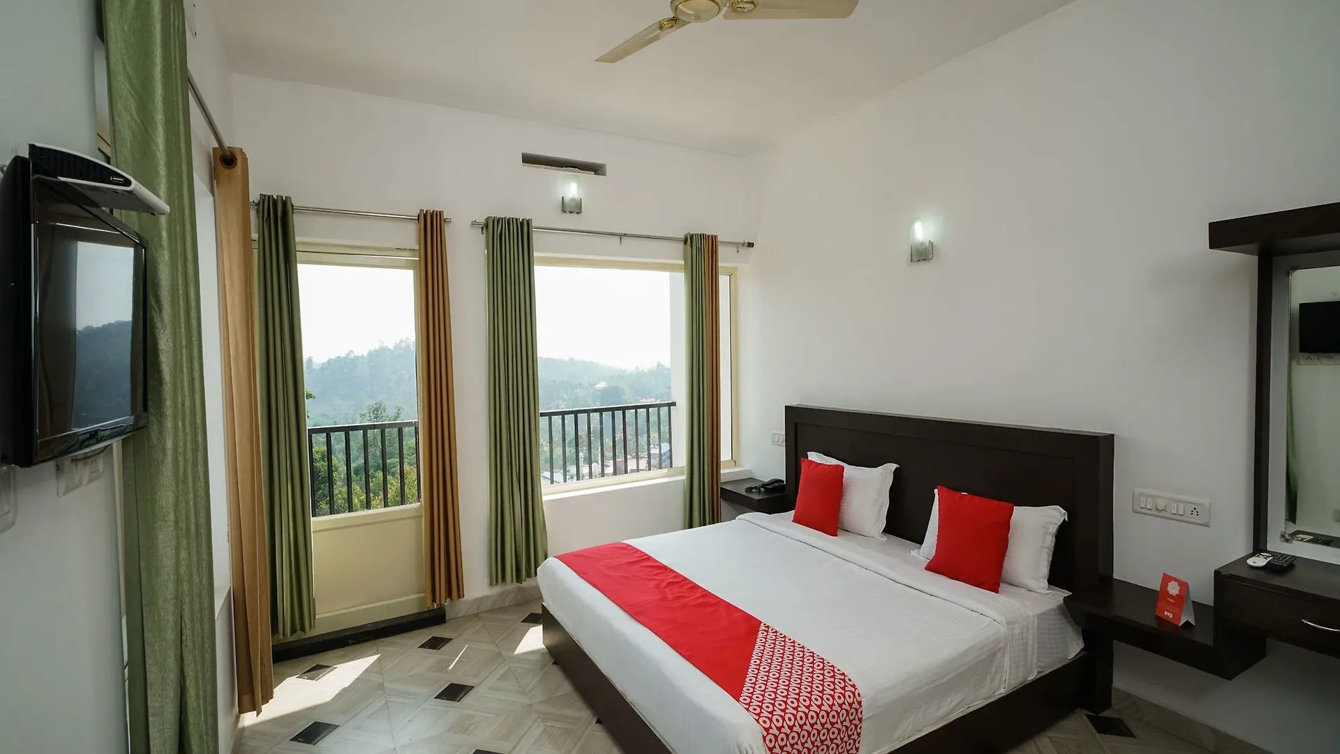 Oyo 13434 Hotel Hill Top Munnar