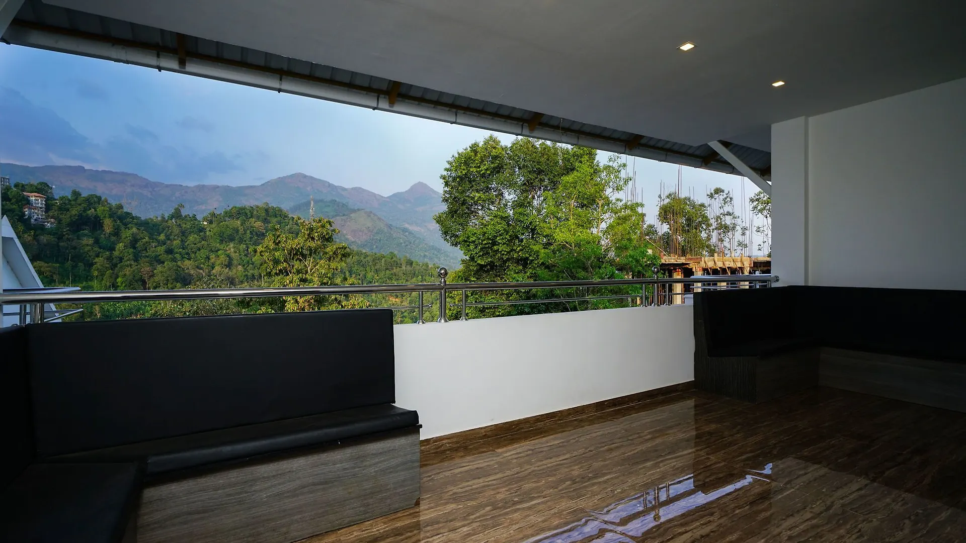 Oyo 13434 Hotel Hill Top Munnar